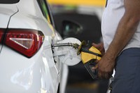 Preço de combustíveis foi desafio do Senado no primeiro semestre