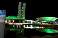 Iluminação verde do Congresso reforça prevenção ao câncer de cabeça e pescoço
