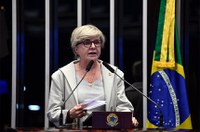 Margareth Buzetti reclama por ter sido retirada de relatoria de projeto sobre laqueadura