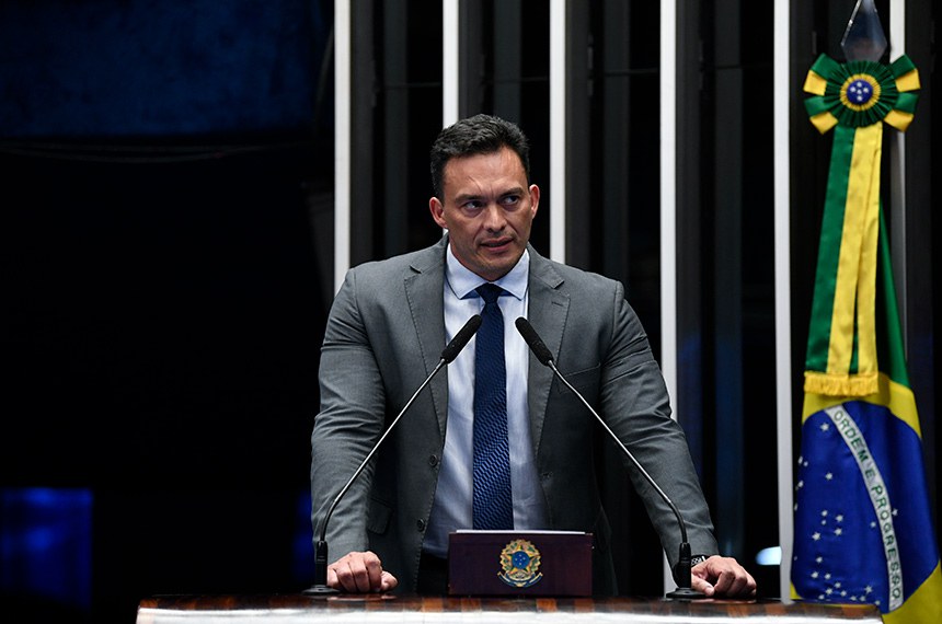 Plenário do Senado Federal durante sessão deliberativa ordinária semipresencial. Na ordem do dia, o PL 1.941/2022, que permite cirurgia de esterilização sem consentimento do cônjuge. Em discurso, à tribuna, senador Styvenson Valentim (Podemos-RN). Foto: Roque de Sá/Agência Senado
