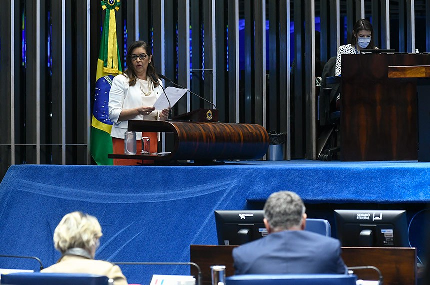 Plenário do Senado Federal durante sessão deliberativa ordinária semipresencial.  Na ordem do dia, medidas provisórias, projetos e solicitações de autorização de contratação de crédito externo para obras públicas.   Em discurso, à tribuna, senadora Dra.Eudócia (PSB-AL).   Foto: Geraldo Magela/Agência Senado