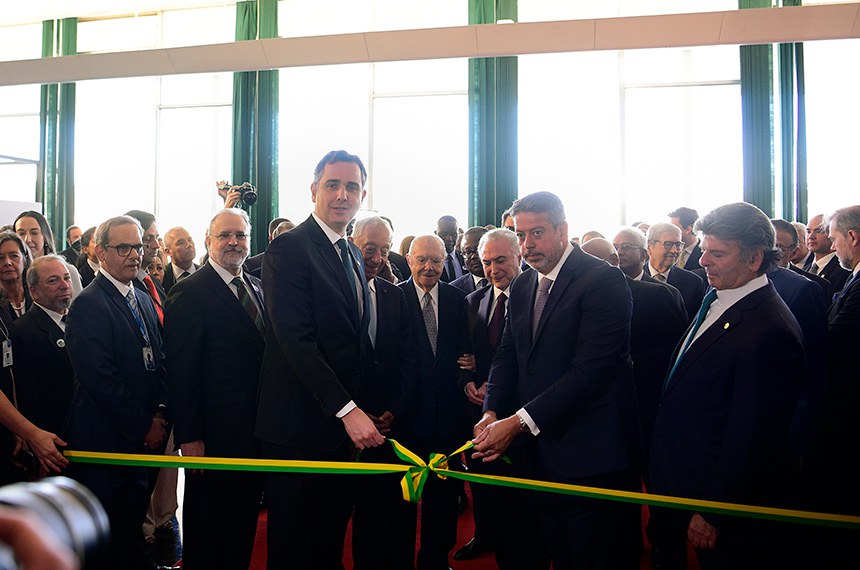 Rodrigo Pacheco e Arthur Lira abrem a exposição, ao lado de Luiz Fux, do presidente de Portugal, Marcelo Rebelo de Souza, e dos ex-presidentes da República José Sarney e Michel Temer