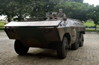 Brasil doa 21 veículos blindados do Exército ao Uruguai