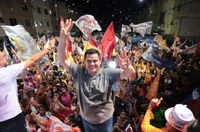 Amapá renova o mandato de Davi Alcolumbre por mais oito anos