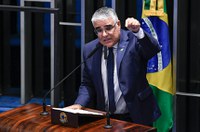 Girão critica desvios em empréstimos a países estrangeiros