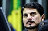 Marcos do Val apresenta pedido de criação de CPI sobre pesquisas eleitorais