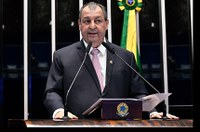 A sociedade precisa refletir sobre o conceito de ‘liberdade de expressão’, diz Omar Aziz