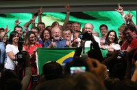 Senadores se posicionam frente à vitória de Lula