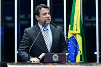 Reguffe defende prestação de contas anual das emendas ao Orçamento