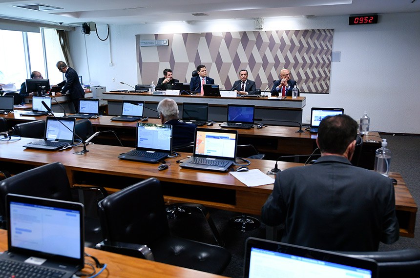 Mesa:
senador Marcos do Val (Podemos-ES);
presidente da CCJ, senador Davi Alcolumbre (União-AP);
relator das emendas da CCJ ao PLOA 2023, senador Mecias de Jesus (Republicanos-RR);
senador Esperidião Amin (PP-SC).