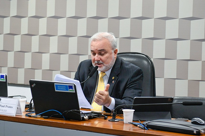 À mesa, relator da CTEOLEO, senador Jean Paul Prates (PT-RN).