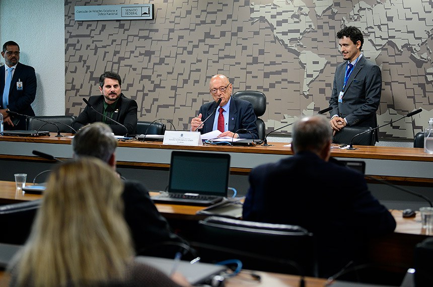 Mesa:
vice-presidente eleito da CRE, senador Marcos do Val (Podemos-ES);
presidente eleito da CRE, senador Esperidião Amin (PP-SC).