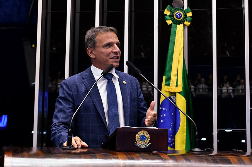 Em discurso, à tribuna, senador Marcio Bittar (União-AC).