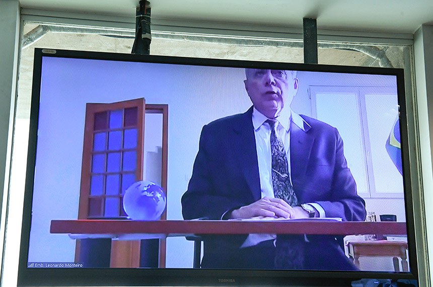 Na tela, indicado para exercer o cargo de embaixador do Brasil na República da Guiné Equatorial, Leonardo Carvalho Monteiro, em pronunciamento via videoconferência.