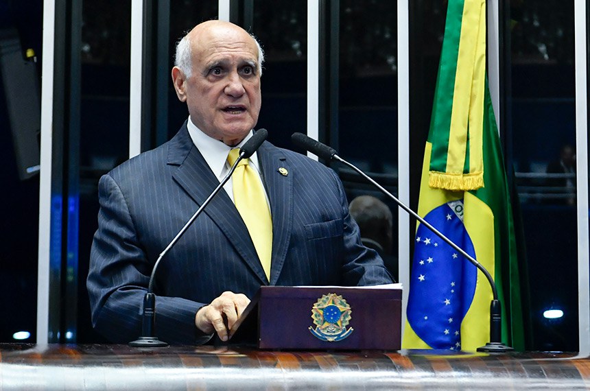 Em discurso, à tribuna, senador Lasier Martins (Podemos-RS).