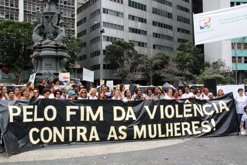 Manifestação no Rio de Janeiro para marcar o Dia Internacional de Luta pela Não Violência contra Mulheres, em 2016