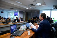 Sem acordo, CRA concede vista coletiva e votação do PL dos Agrotóxicos é adiada para terça