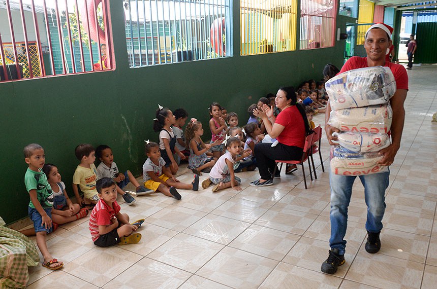 A campanha contempla, prioritariamente, cartas de crianças das escolas da rede pública de ensino (até o 5º ano do ensino fundamental) e de instituições parceiras, como creches, abrigos, orfanatos e núcleos socioeducativos, em alinhamento aos programas governamentais.