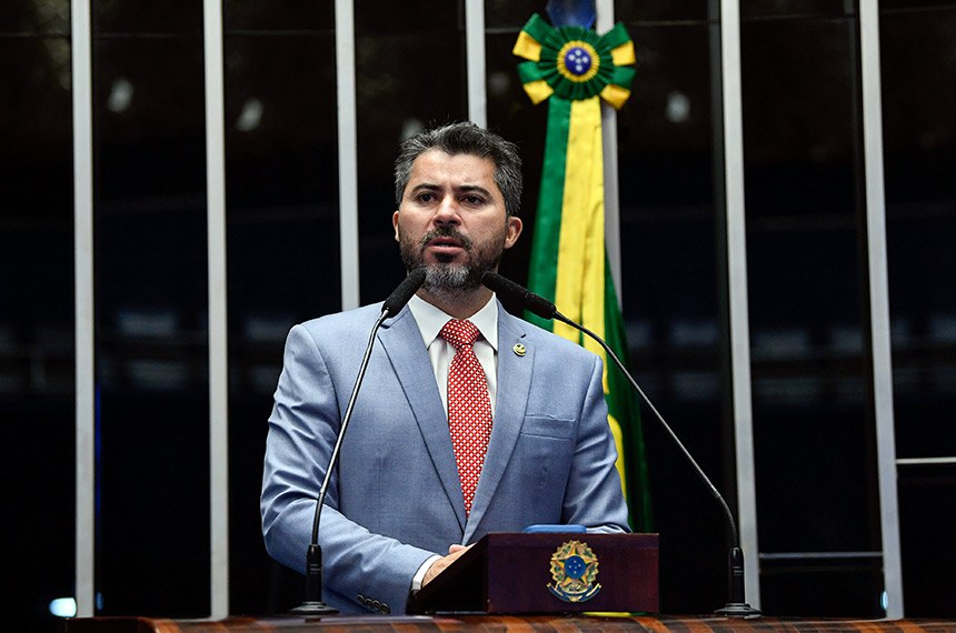 À tribuna, em discurso, senador Marcos Rogério (PL-RO). 