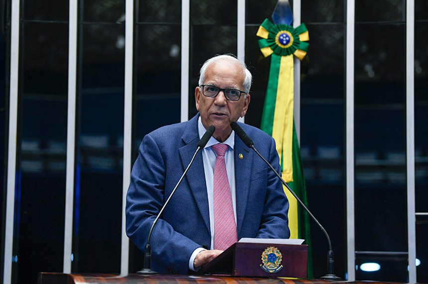 Em discurso, à tribuna, senador Oriovisto Guimarães (Podemos-PR).