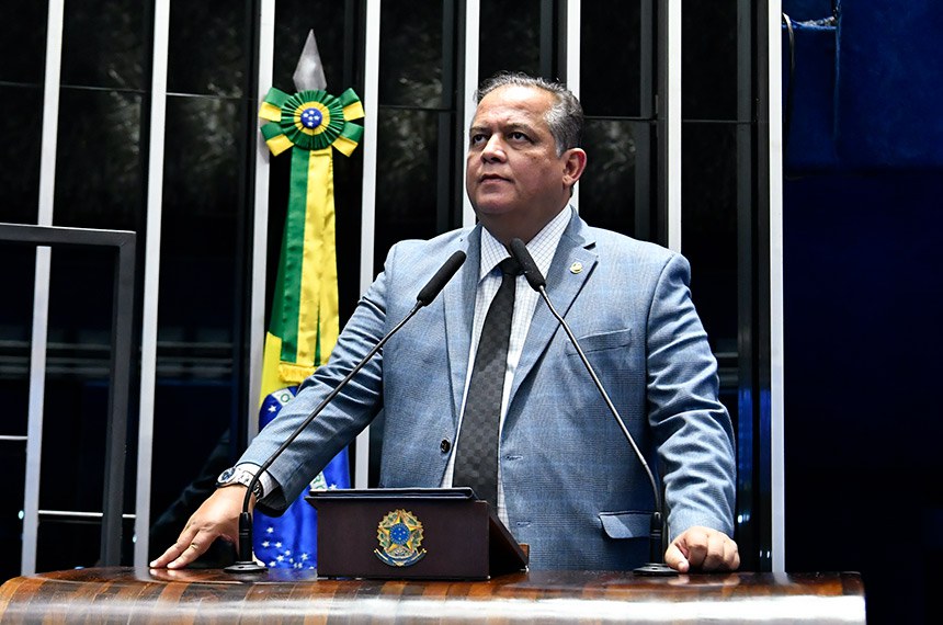 Em discurso, à tribuna, senador Eduardo Gomes (PL-TO).
