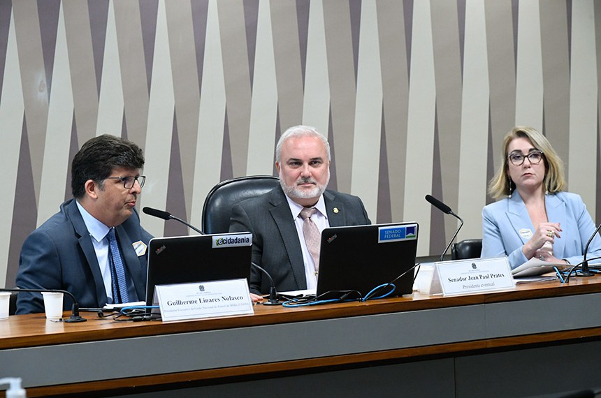 Mesa:
presidente executivo da União Nacional do Etanol de Milho (Unem), Guilherme Linares Nolasco;
presidente eventual da CI, senador Jean Paul Prates (PT-RN);
diretora executiva corporativa do Instituto Brasileiro de Petróleo e Gás (IBP), Fernanda Delgado.