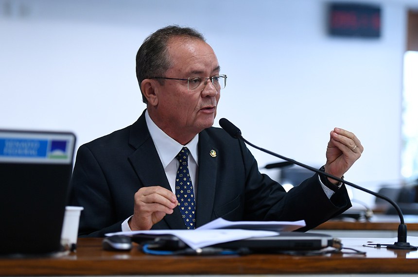 Em pronunciamento, à bancada, senador Zequinha Marinho (PL-PA).