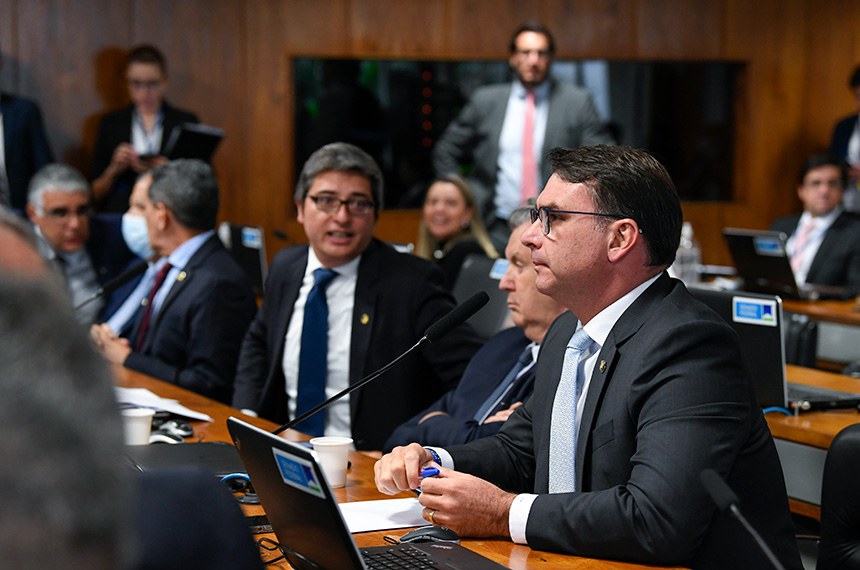 Participam:
senador Mecias de Jesus (Republicanos-RR); senador Carlos Portinho (PL-RJ); senador Luis Carlos Heinze (PP-RS); senador Flávio Bolsonaro (PL-RJ).