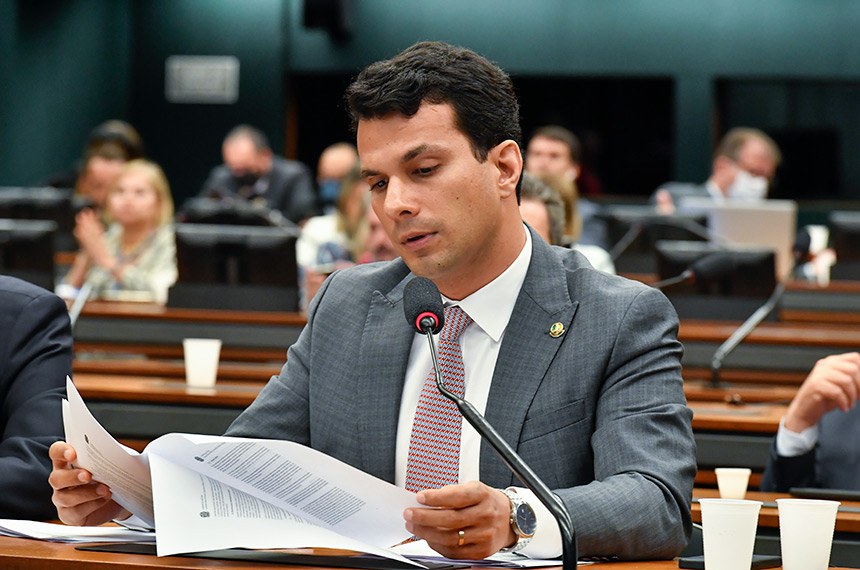 À bancada, EM PRONUNCIAMENTO, relator da área temática de Turismo e Cultura, senador Irajá (PSD-TO).