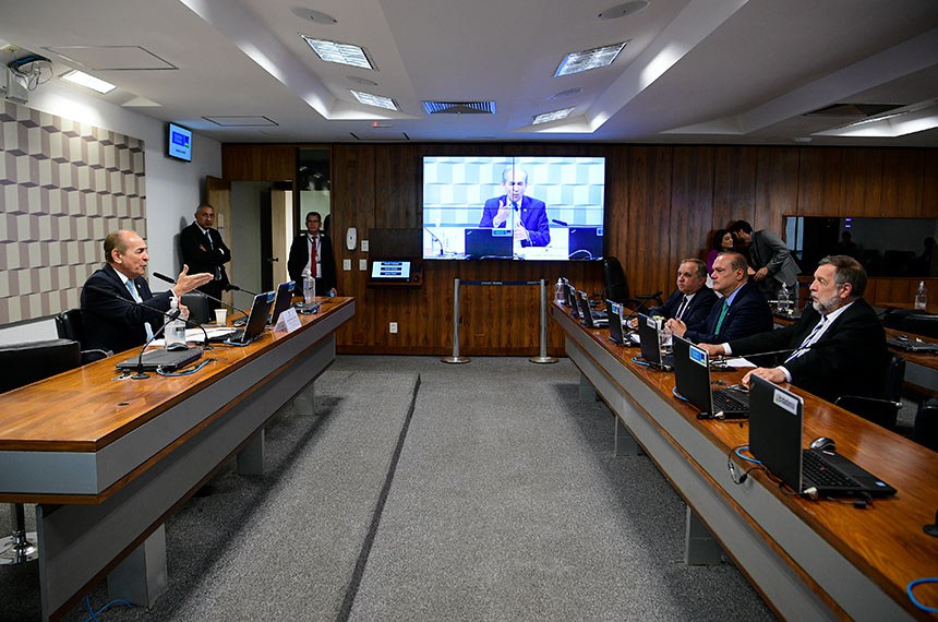 Em prounciamento, via videoconferência,