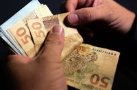 MP com salário mínimo de R$ 1.302 é publicada