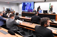 À espera de acordo, CMO suspende reunião