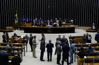 Congresso adia apreciação de sete vetos
