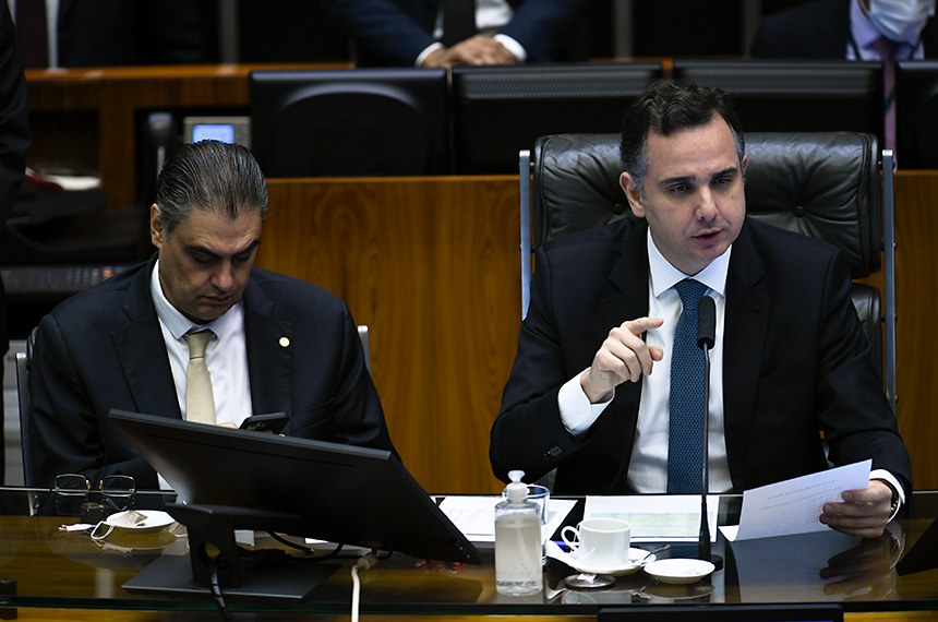 Mesa: 
deputado Lafayette de Andrada (Republicanos-MG); 
presidente do Senado Federal, senador Rodrigo Pacheco (PSD-MG).