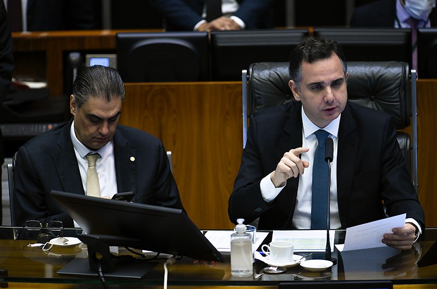 Mesa: 
deputado Lafayette de Andrada (Republicanos-MG); 
presidente do Senado Federal, senador Rodrigo Pacheco (PSD-MG).
