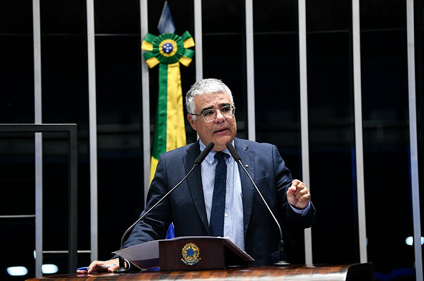 Em discurso, à tribuna, senador Eduardo Girão (Podemos-CE).
