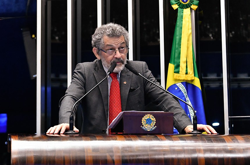 Em discurso, à tribuna, relator do PL 2.895/2022, senador Paulo Rocha (PT-PA).