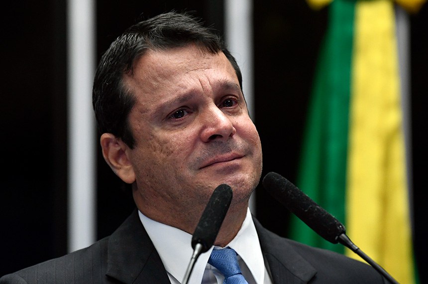 Da tribuna, senador Reguffe (sem partido-DF) faz discurso de despedida. 