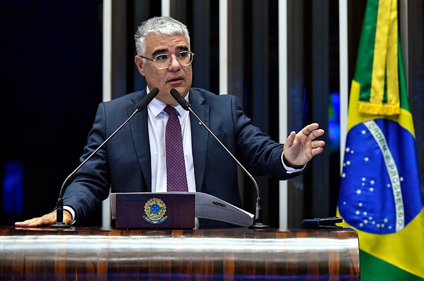 Em discurso, à tribuna, senador Eduardo Girão (Podemos-CE).