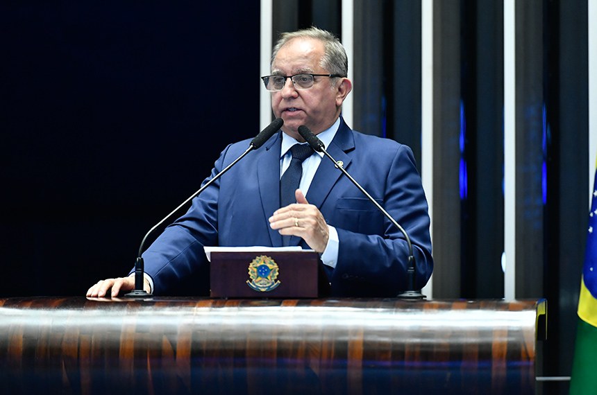 Em discurso, à tribuna, senador Izalci Lucas (PSDB-DF).