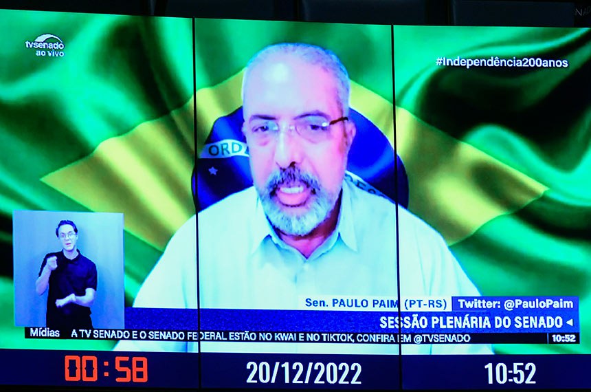 No painel, senador Paulo Paim (PT-RS) em pronunciamento via videoconferência. 