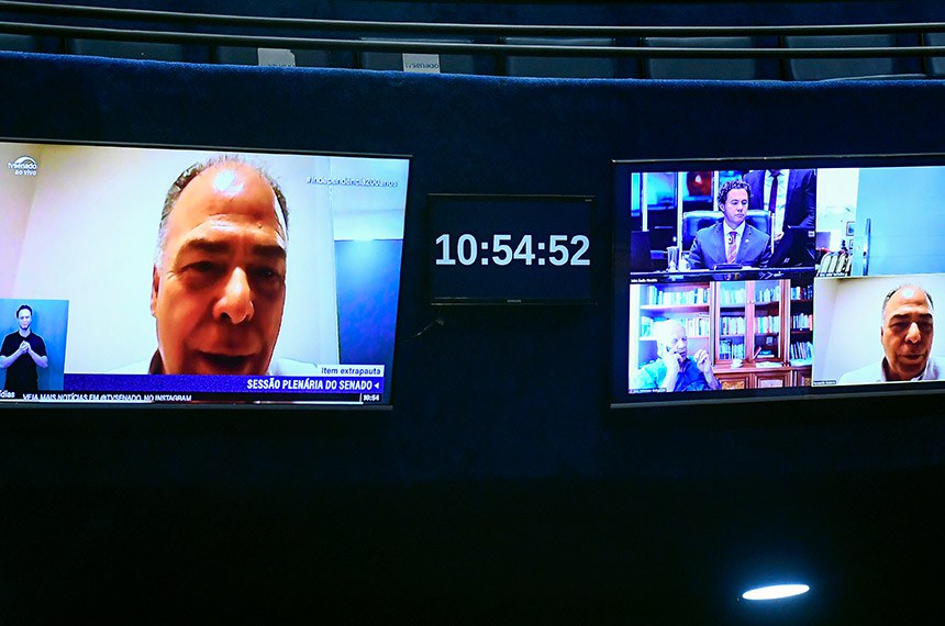 No painel, relator do PL 2.930/2022, senador Fernando Bezerra Coelho (MDB-PE), em pronunciamento via videoconferência.