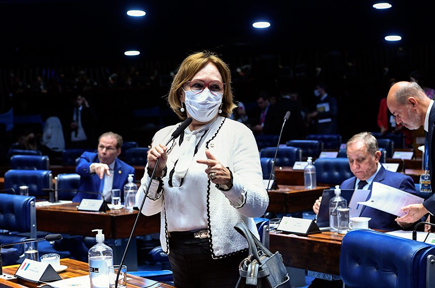 Em pronunciamento, à bancada, senadora Zenaide Maia (Pros-RN).