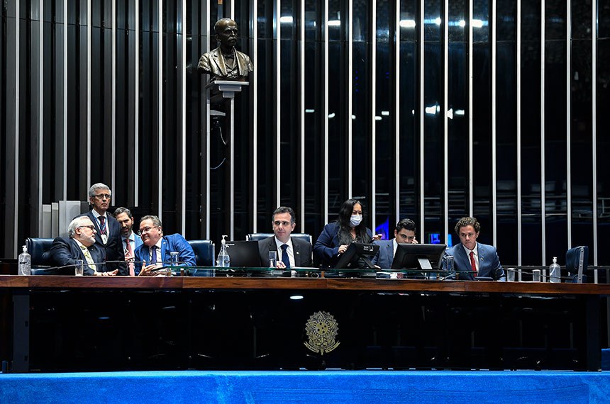 Mesa: 
senador Jean Paul Prates (PT-RN);
senador Roberto Rocha (PTB-MA);
senador Weverton (PDT-MA);
presidente do Senado Federal, senador Rodrigo Pacheco (PSD-MG);
secretário-geral da Mesa, Gustavo A. Sabóia Vieira;
vice-presidente do Senado Federal, senador Veneziano Vital do Rêgo (MDB-PB).