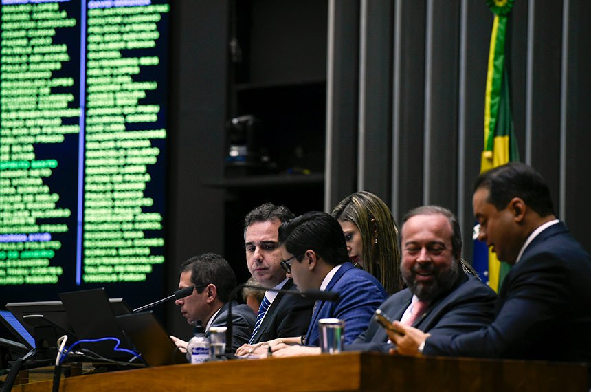 Mesa: 
deputado Marcelo Ramos (PSD-AM);
presidente do Senado Federal, senador Rodrigo Pacheco (PSD-MG);
secretário-geral da Mesa, Gustavo A. Sabóia Vieira;
senador Alexandre Silveira (PSD-MG);
senador Weverton (PDT-MA).