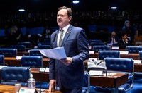 Bolsonaro veta projeto que garante prótese cardíaca por cateter no SUS