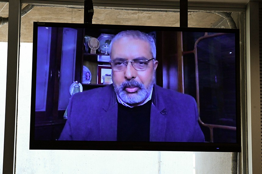 Na tela, presidente da CMMIR, senador Paulo Paim (PT-RS), em pronunciamento via videoconferência.