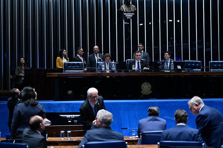Mesa:
vice-presidente do Senado Federal, senador Veneziano Vital do Rêgo (MDB-PB) ;
presidente do Senado Federal, senador Rodrigo Pacheco (DEM-MG); 
secretário-geral-adjunto da Mesa do Senado Federal, Ivan Furlan Falconi.