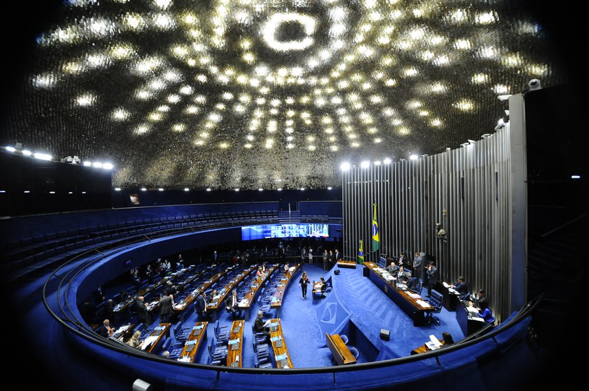 Mesa:
2º vice-presidente do Senado, senador João Alberto Souza (PMDB-MA);
presidente do Senado, senador Eunício Oliveira (PMDB-CE); 
senador Jorge Viana (PT-AC).