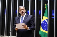 Arthur Lira é reeleito para a presidência da Câmara